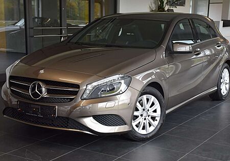 Mercedes-Benz A 180 gebraucht kaufen Mercedes-Benz A 180 STYLE"SPORTSITZE"NAVI"XENON"R.KAMERA"TOTWINKEL"ALU