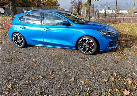 Ford Focus Fließheck 1.0 EcoBoost Hybrid ST-LINE X