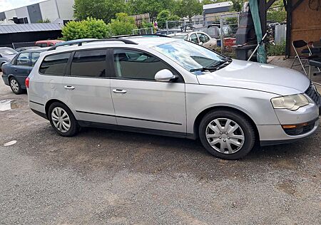 VW Passat Variant Volkswagen 2.0 TDI BlueMotion Technology DPF Comfortline