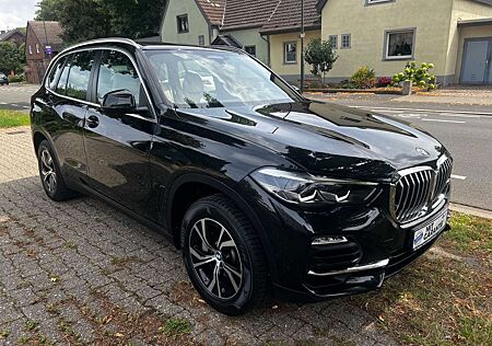 BMW X5 xDrive 25 d 1.HD/KAMERA/AHK/V.LEDER/NAVI/TÜV