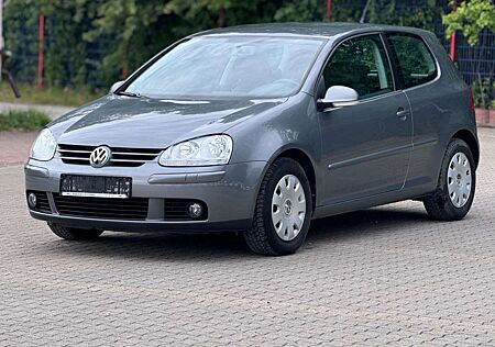 VW Golf Volkswagen 5 / 1.6 *1 HAND *KLIMA