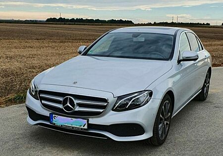 Mercedes-Benz E 250 9G-TRONIC Avantgarde Limousine /el.SHD/AHK/WR/SR.