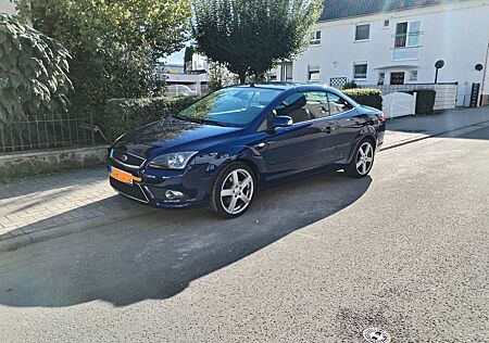 Ford Focus CC Coupe-Cabriolet 2.0 16V Titanium