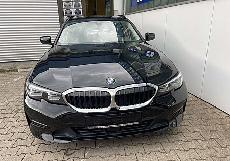 BMW 318 Automatic Advantage AHK, LED, Navi, Top Zustand