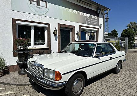 Mercedes-Benz 230 W123C 230CE