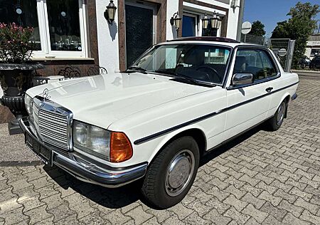 Mercedes-Benz 230 W123C 230CE