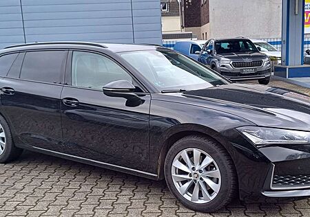 Skoda Superb mHEV DSG Selection-Klimaa-Kamera-Navi-Facelift-AHK