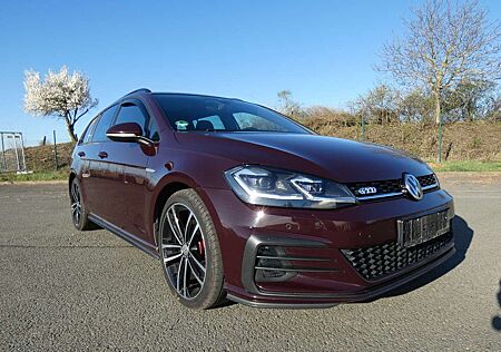 VW Golf Volkswagen GTD Variant Standheizung Panorama AZV LED