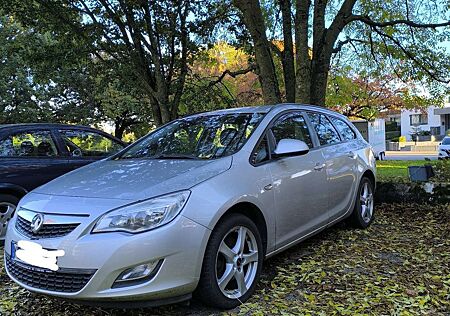 Opel Astra 2.0 CDTI DPF Sports Tourer Design Edition TÜV Neue