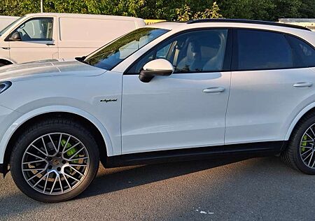 Porsche Cayenne E-Hybrid Tiptronic S Platinum Edition