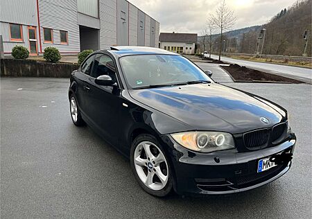 BMW 120 e82 Coupé Xenon Sportpaket & Sevice Neu