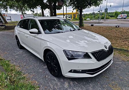 Skoda Superb 2.0 TDI Combi /Automatik / Navigation