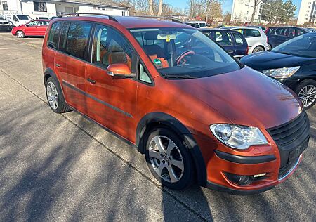 VW Cross Touran Volkswagen CrossTouran/Xenon/PDC/SHZ/AHK/Bluetooth