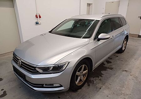 VW Passat Variant Volkswagen 2.0 TDI 4Mo BMT Highline*Motor Neu**ACC*LED*SHZ* A