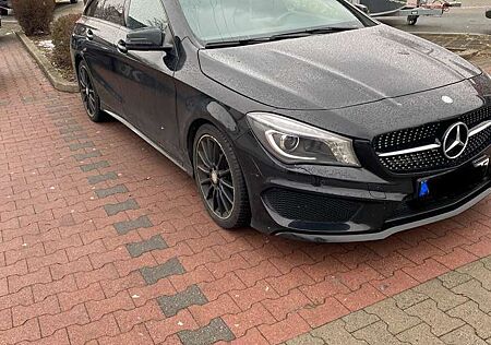 Mercedes-Benz CLA 220 Shooting Brake (CDI) d 4Matic 7G-DCT AMG Line