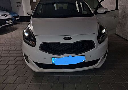 Kia Carens 1.7 CRDi 136 Dream Team Edition