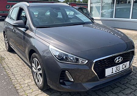 Hyundai i30 1.4 Navi/Rückfahrkamera/Sitzheizung/PDC