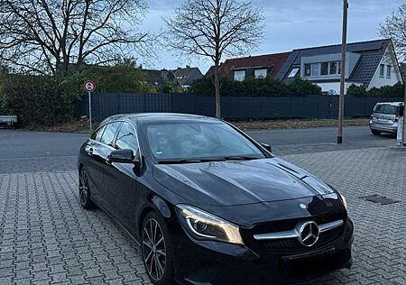 Mercedes-Benz CLA 200 Shooting Brake (CDI) d Automatik/tempomat /leder