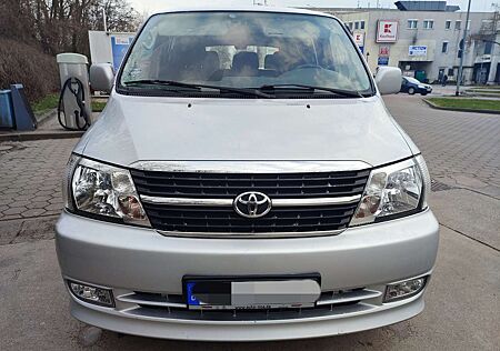 Toyota Hiace D-4D 4x4 GL 2.5, 8-Sitz., Klima