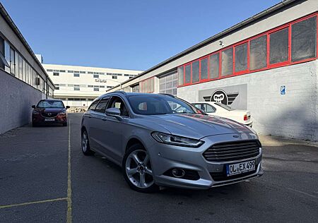 Ford Mondeo Turnier 2.0 TDCi PowerShift-Aut Allrad Titanium