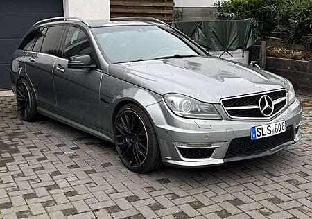 Mercedes-Benz C 63 AMG T TÜV & Service Neu