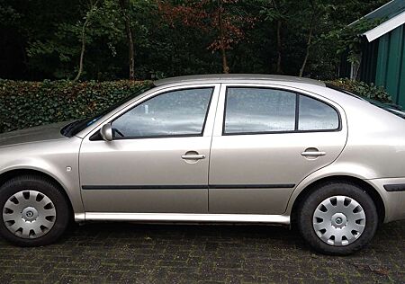 Skoda Octavia Limusin 1.6 Tour