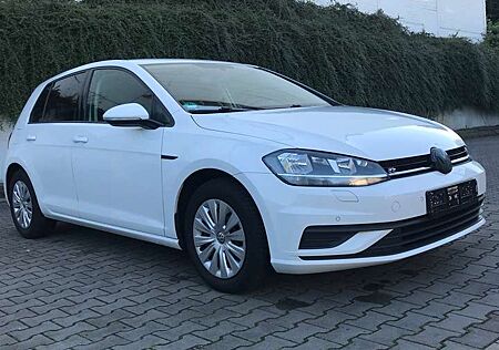 VW Golf Variant Volkswagen 1.6 TDI (BlueMotion Technology) Trendline