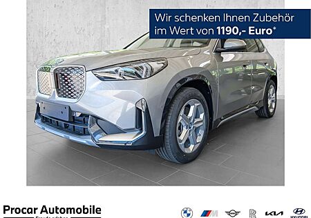 BMW iX1 xDrive30 xLineNAVI+DA+Komfortzg.+Adapt. LED +SHZ