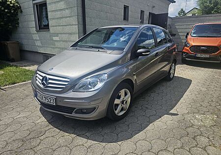 Mercedes-Benz B 170
