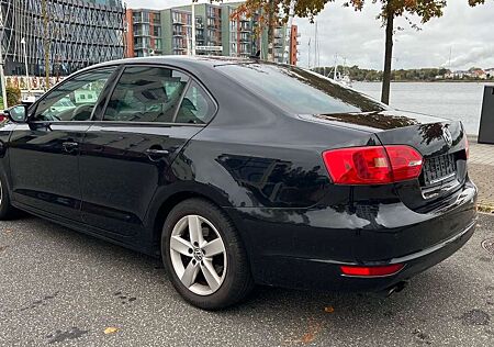 VW Jetta Volkswagen VI Comfortline Klima DEKRA HU NEU