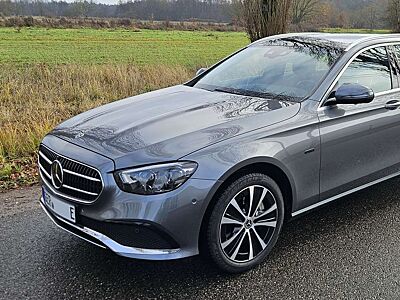 Mercedes-Benz E 300 de 4MATIC/PANO/AHK/BURMESTER/MULTIBEAM