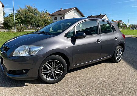 Toyota Auris 1.6 VVT-i Sol