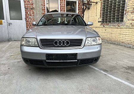 Audi A6 2.4 ABSOLUT VOLLAUSGESTATTET