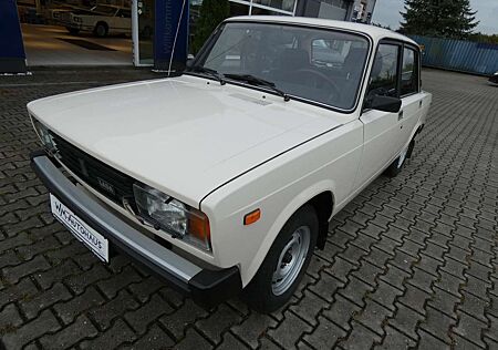 Lada Nova 2105 JR 1,2 Oldtimer, AHK, TÜV bei Verkauf neu