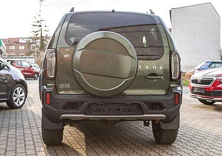 Lada Niva Travel