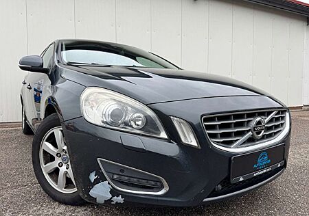 Volvo V60 Kombi Kinetic D4 *XENON*KLIMA*SHZ*AHK*