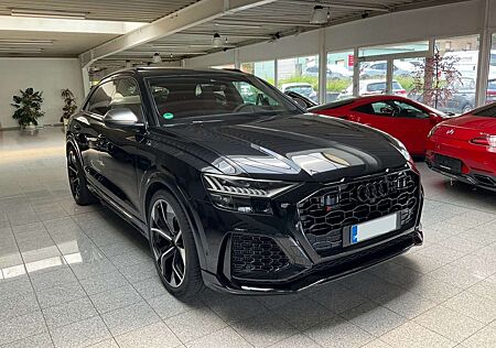 Audi RS Q8 4.0TFSI quattro-KERAMIK-NACHTSICHT-PANO-B&O