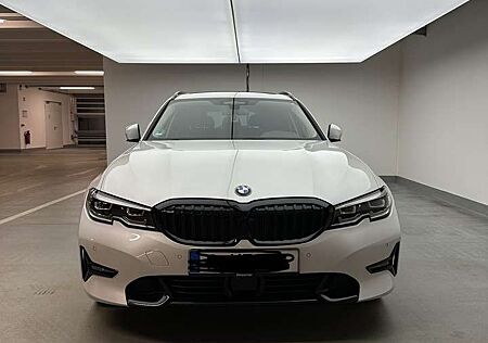 BMW 330d 330 Touring Aut. Sport Line