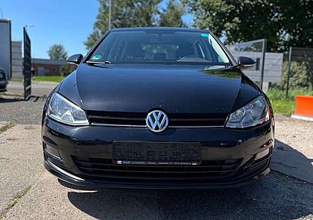 VW Golf Volkswagen VII Lim. Trendline BMT