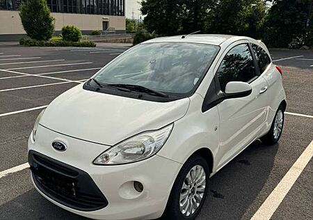Ford Ka /+ 1.2 Titanium