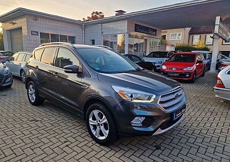 Ford Kuga Titanium Pano. AHK Klima Kamera 8-Fach