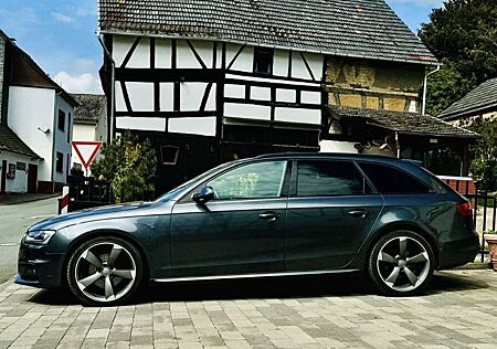 Audi A4 S line Sportpaket / plus quattro