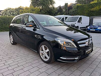 Mercedes-Benz B 200 NAVI SHZ AHK T,LEDER XENON LED HU/02.2027