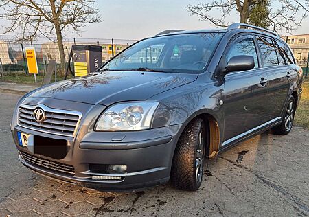 Toyota Avensis 2.2 D-CAT Combi Executive