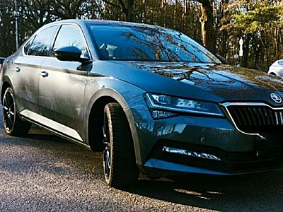 Skoda Superb 1.5 TSI ACT DSG Ambition Matrix Led TÜV bis 2027