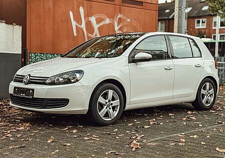 VW Golf Volkswagen Trendline Klima Navi 5Trg EFH 2.Hd Tüv Neu