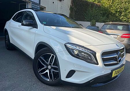 Mercedes-Benz GLA 220 CDI / d 4Matic PANORAMA/LEDER/NAVI