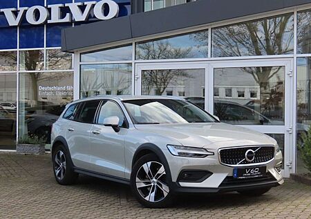 Volvo V60 Cross Country Pro AWD