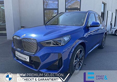 BMW iX1 xDrive30 M Sport || 360° Pano ACC eSitze HUD