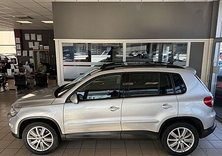 VW Tiguan Volkswagen TDI 4Motion DSG Track&Field Pano AHK Xeno